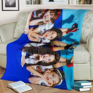 RED VELVET POWER UP FLEECE BLANKET GIFT FOR FAN