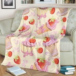 SWEET STRAWBERRY PINK CUPCAKE BESTSELLER FLEECE BLANKET GIFT FOR FAN